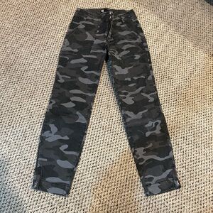 Kut from the Kloth Reese Ankle Straight Leg